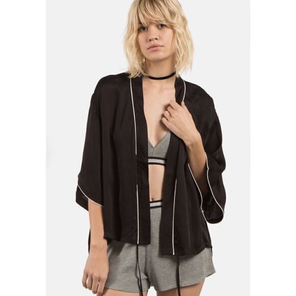 New. Volcom black kimono top. Small. Retails $129 - Picture 9 of 10